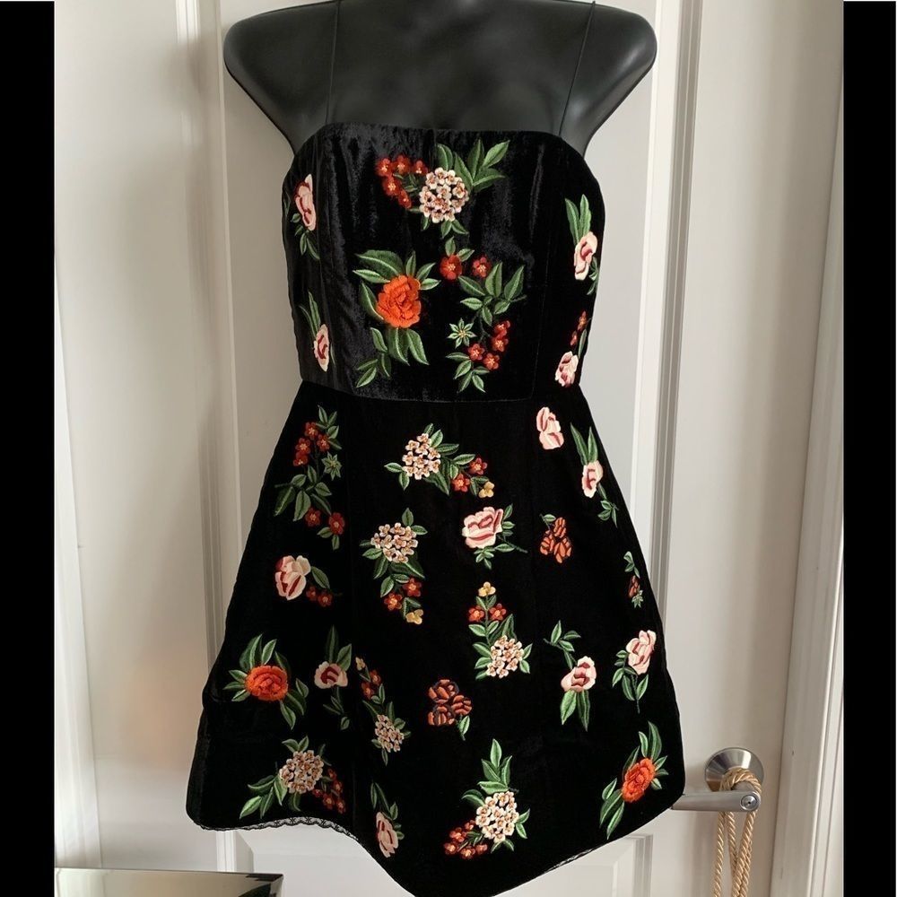 Alice +Olivia Black Dress Size 10